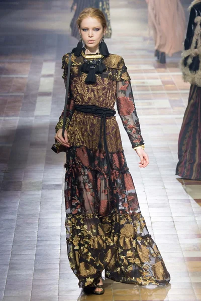 Look 29